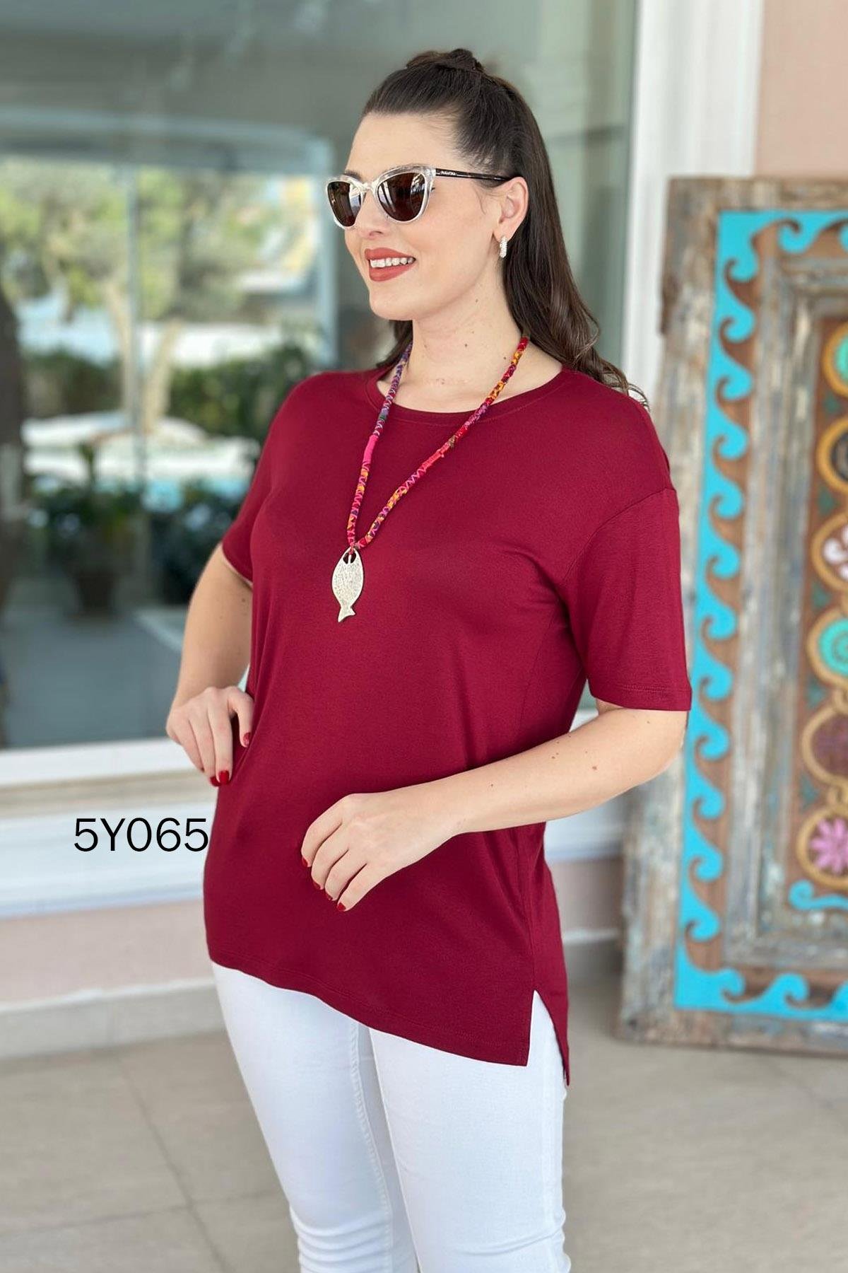 Bisiklet Yaka Yırtmaçlı Viskon Tshirt