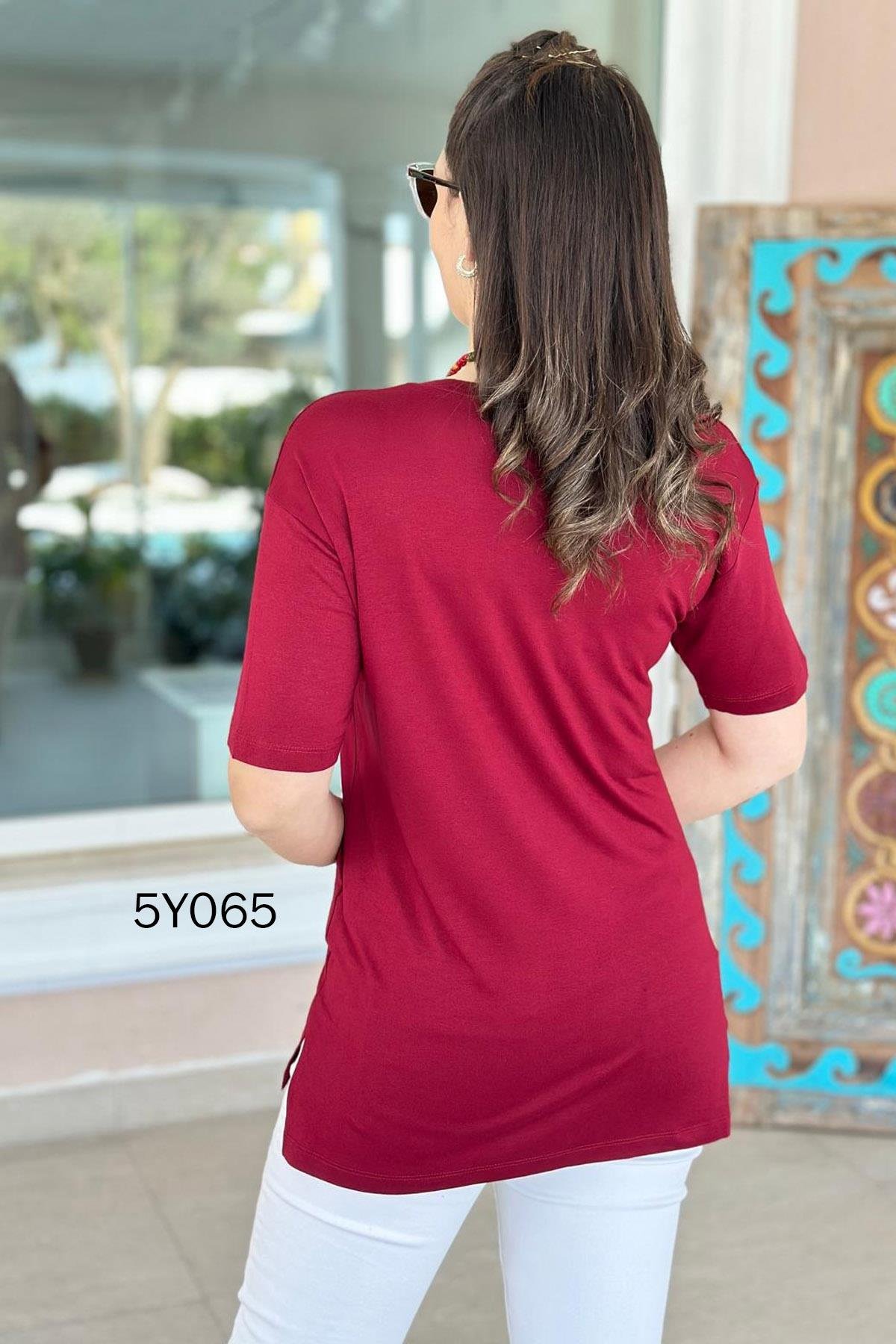 Bisiklet Yaka Yırtmaçlı Viskon Tshirt