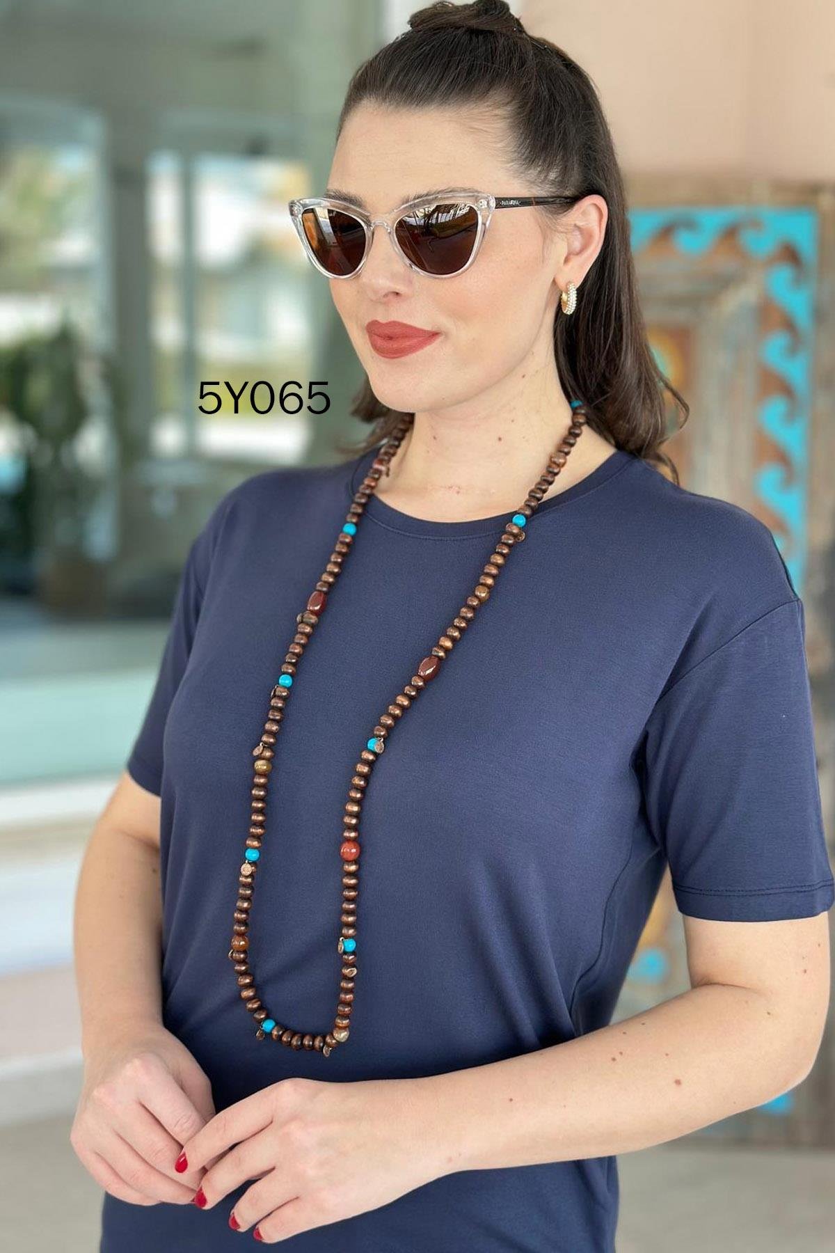 Bisiklet Yaka Yırtmaçlı Viskon Tshirt