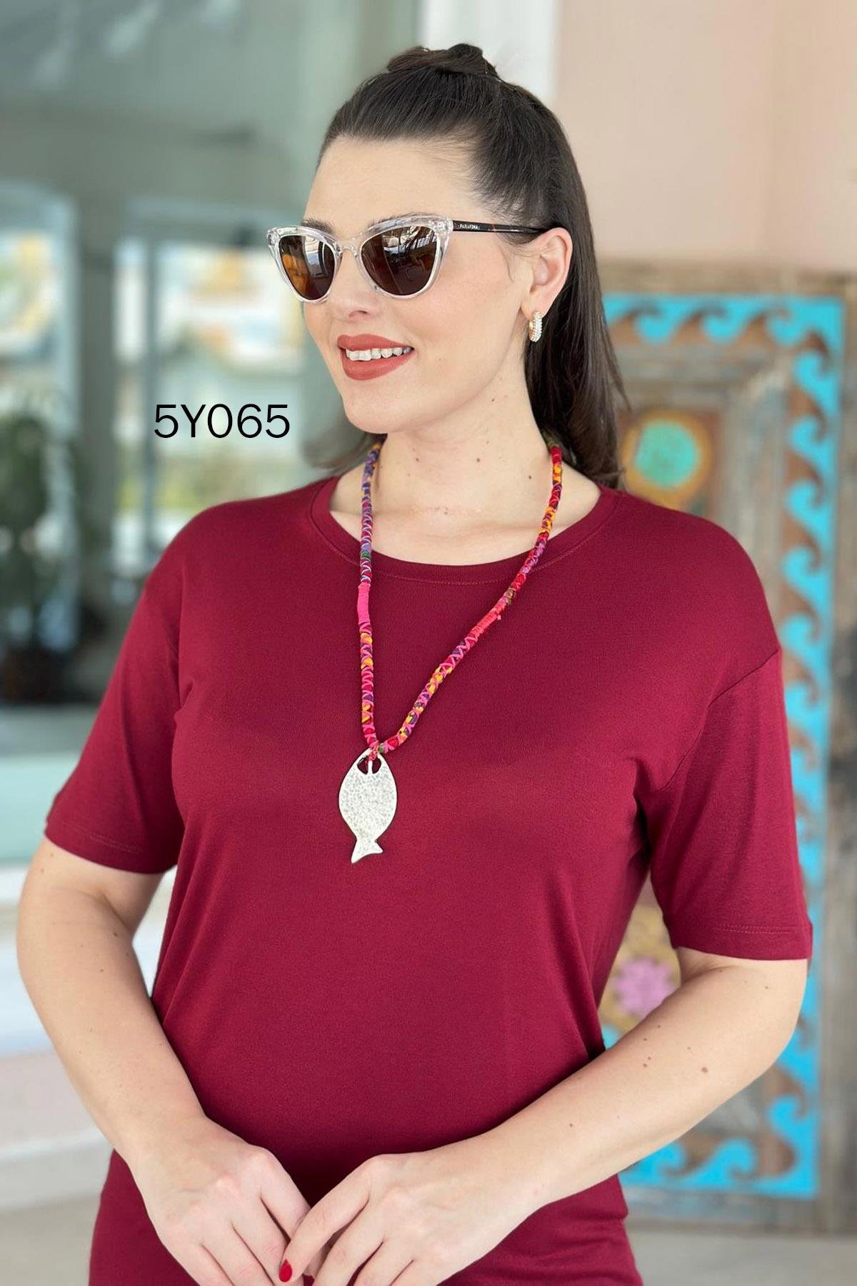 Bisiklet Yaka Yırtmaçlı Viskon Tshirt