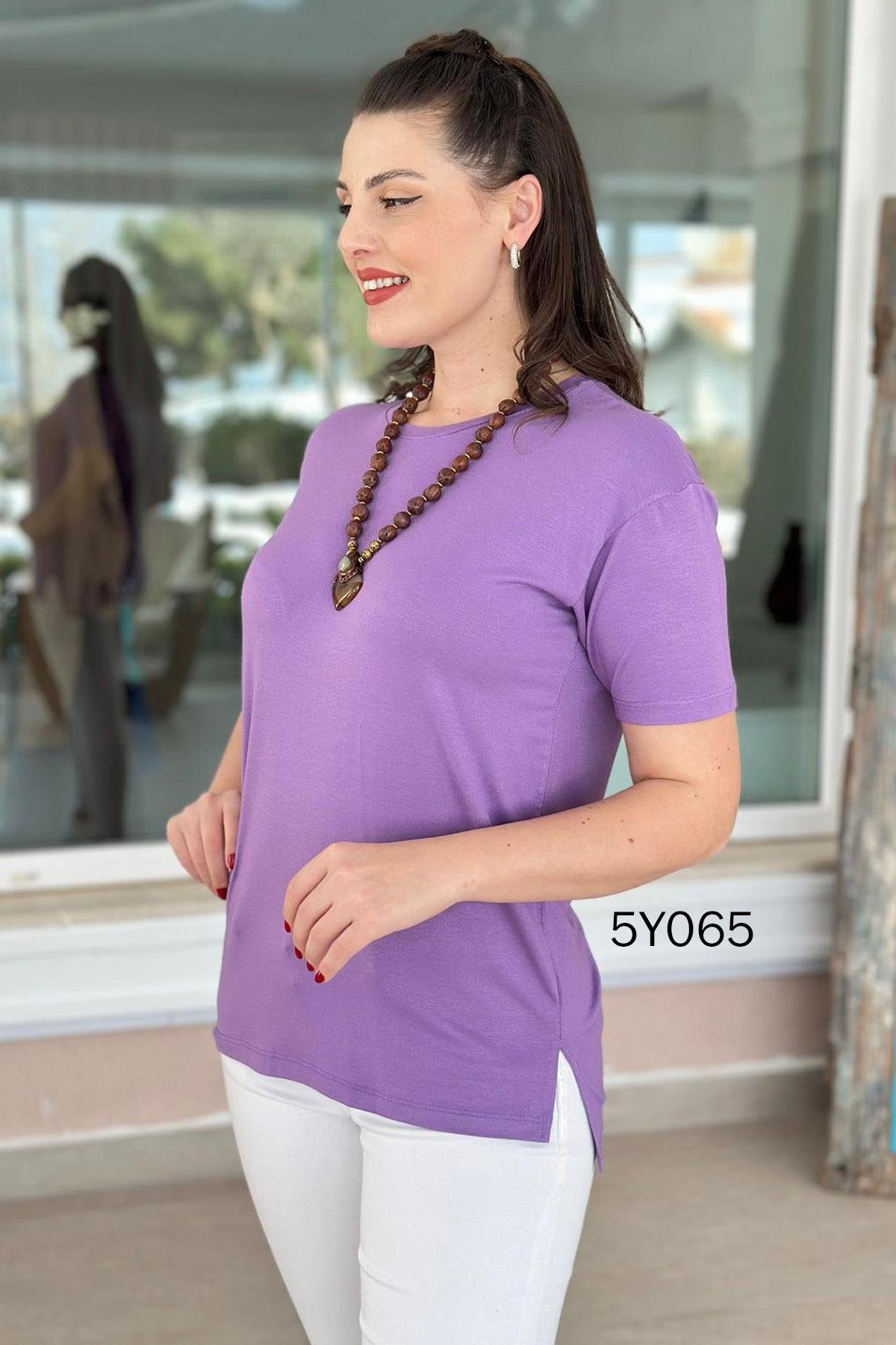 Bisiklet Yaka Yırtmaçlı Viskon Tshirt