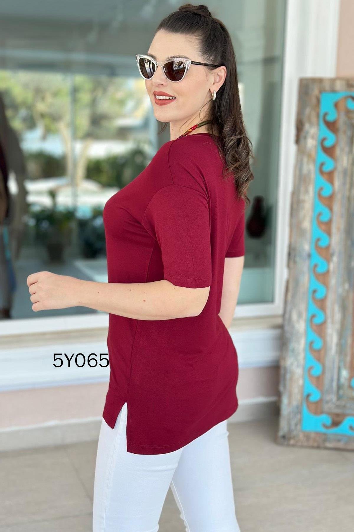 Bisiklet Yaka Yırtmaçlı Viskon Tshirt