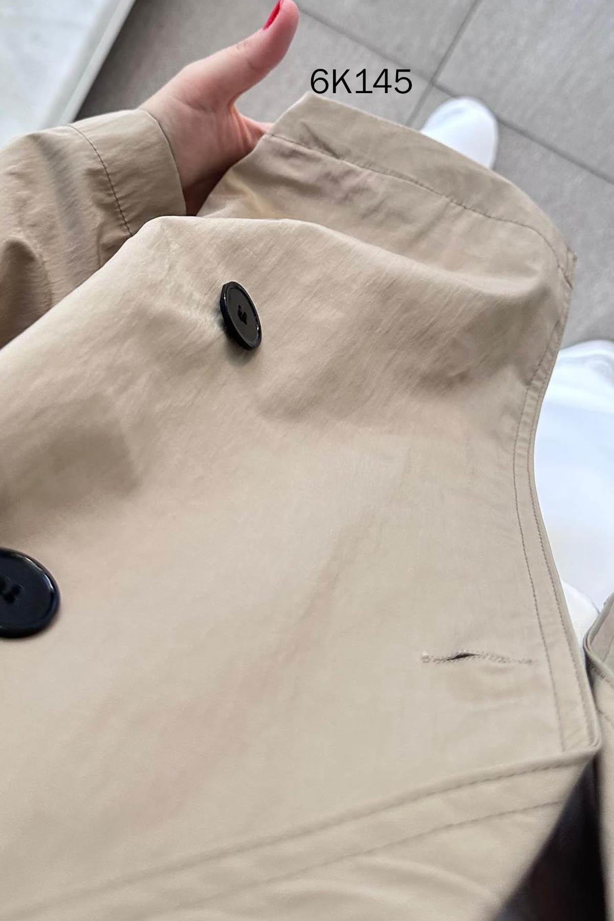 Düğmeli Kısa Trençkot