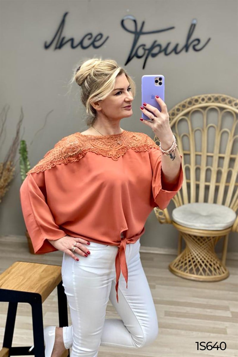 Güpür Detaylı Şifon Bluz
