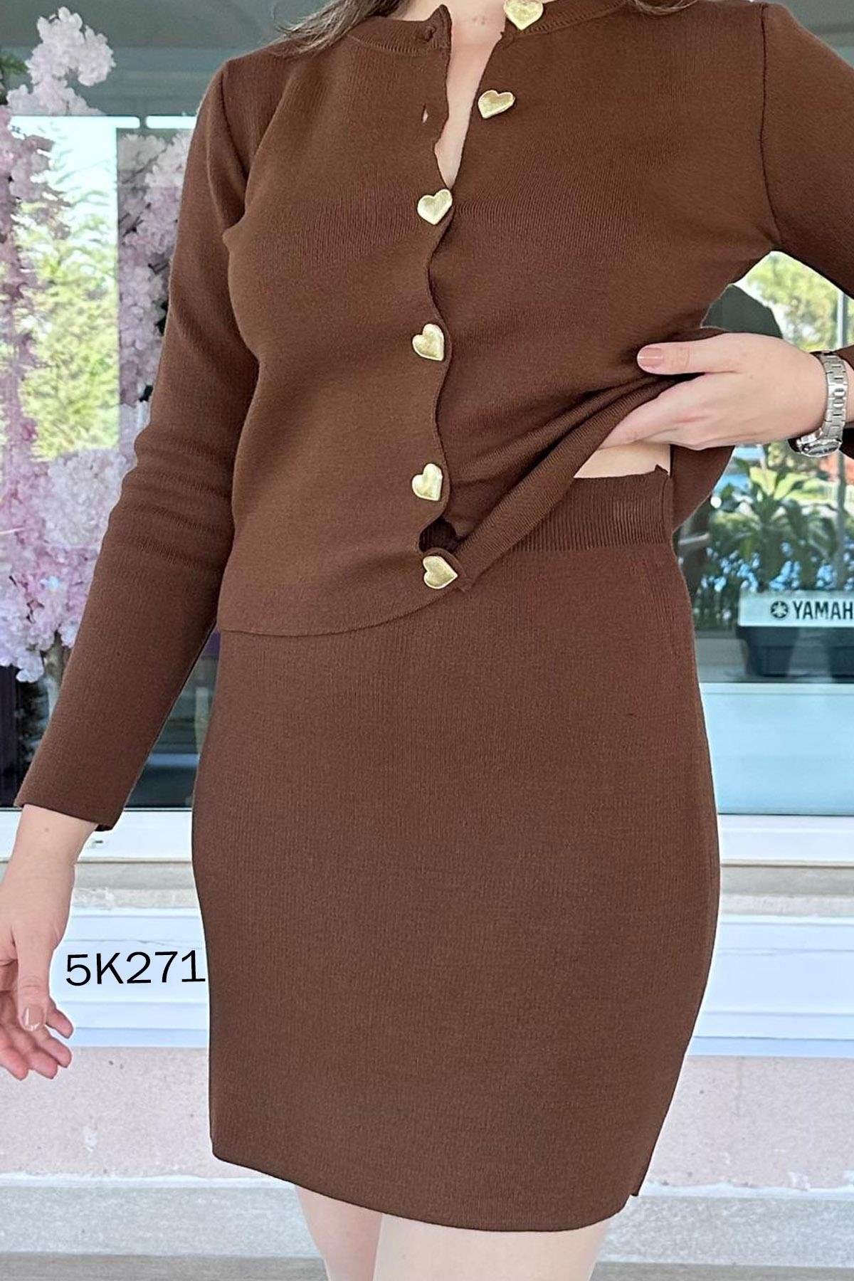 Kalp Düğmeli Etekli Triko Takım