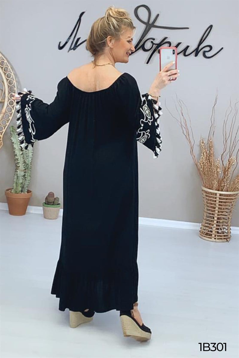 Kolları Nakışlı Püskül Detay Elbise