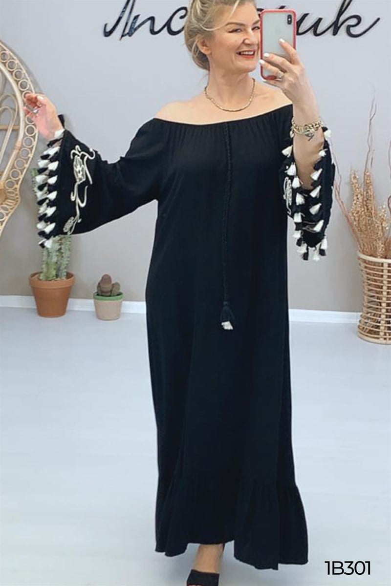 Kolları Nakışlı Püskül Detay Elbise