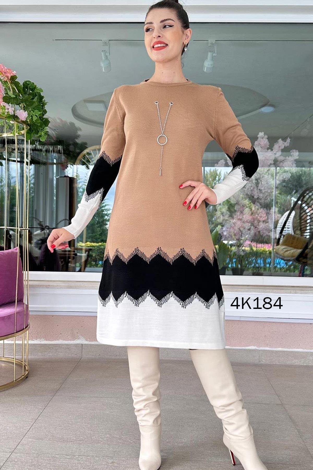 Kolye Hediyeli Triko Elbise