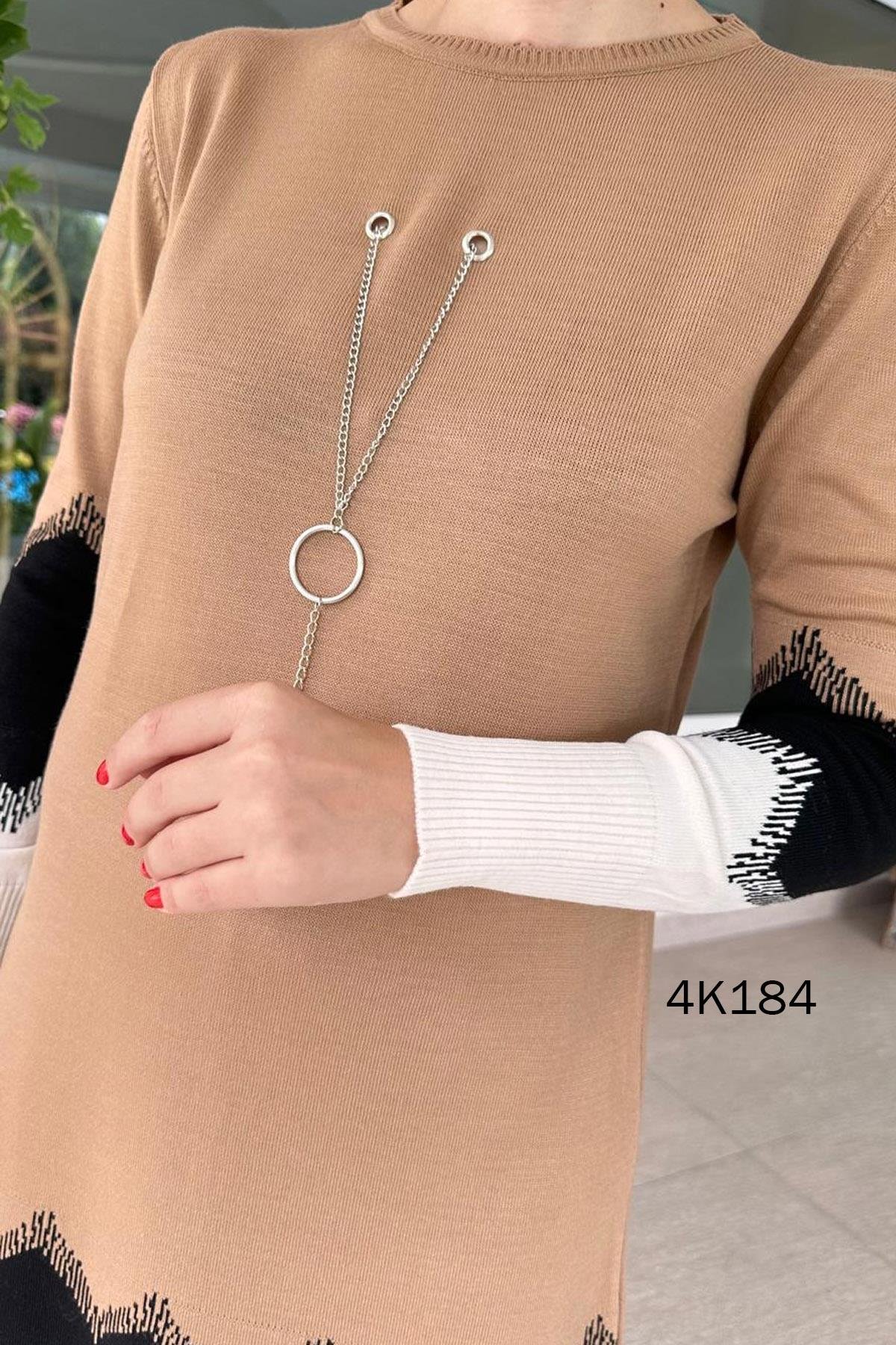 Kolye Hediyeli Triko Elbise