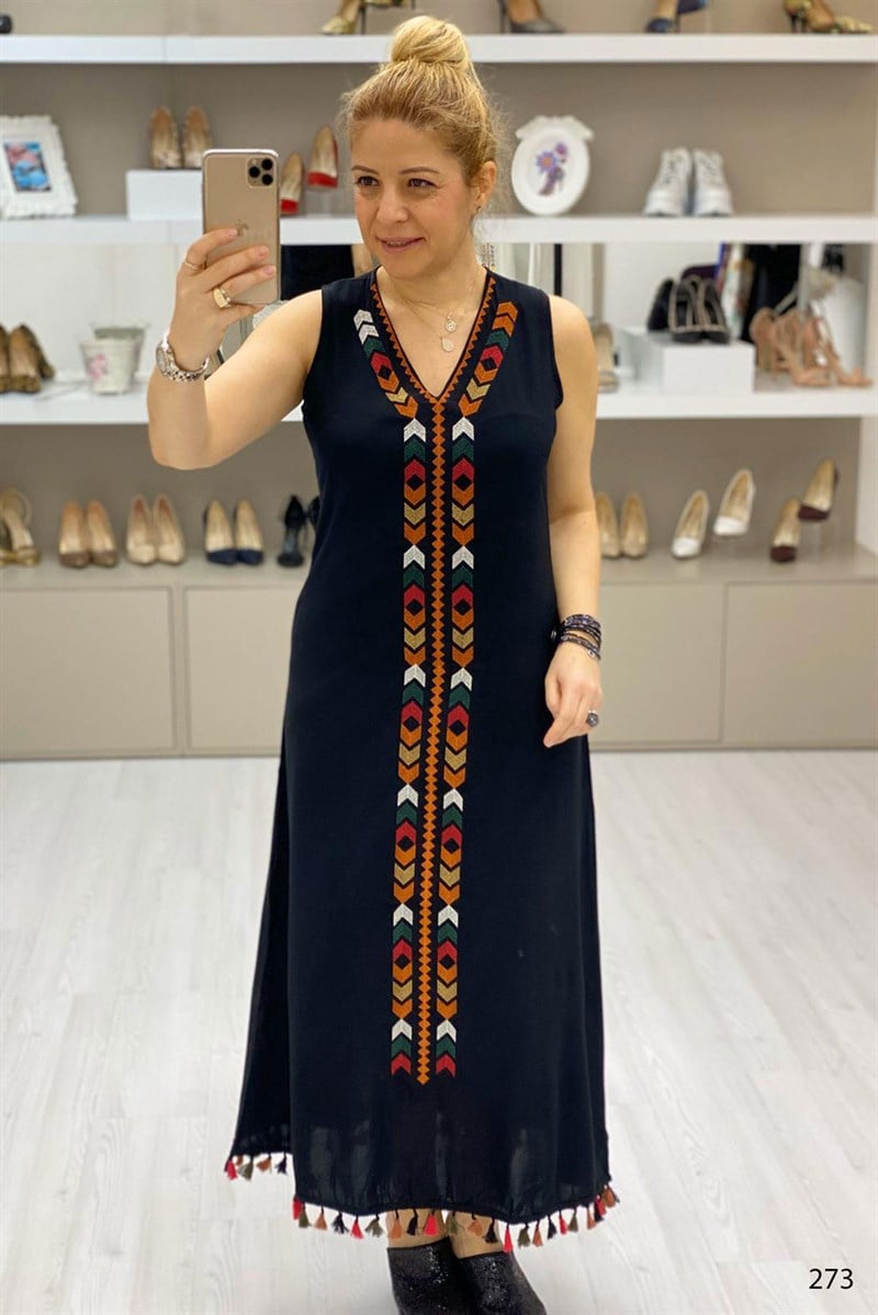Nakışlı Elbise
