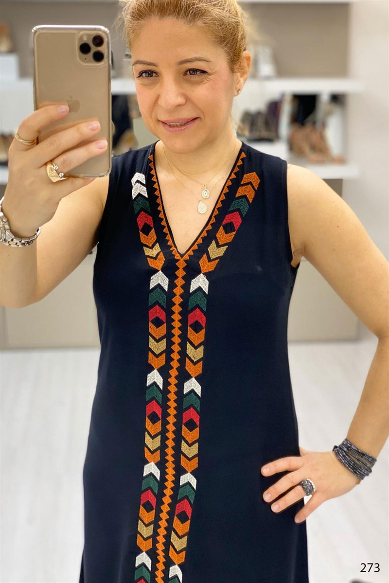 Nakışlı Elbise