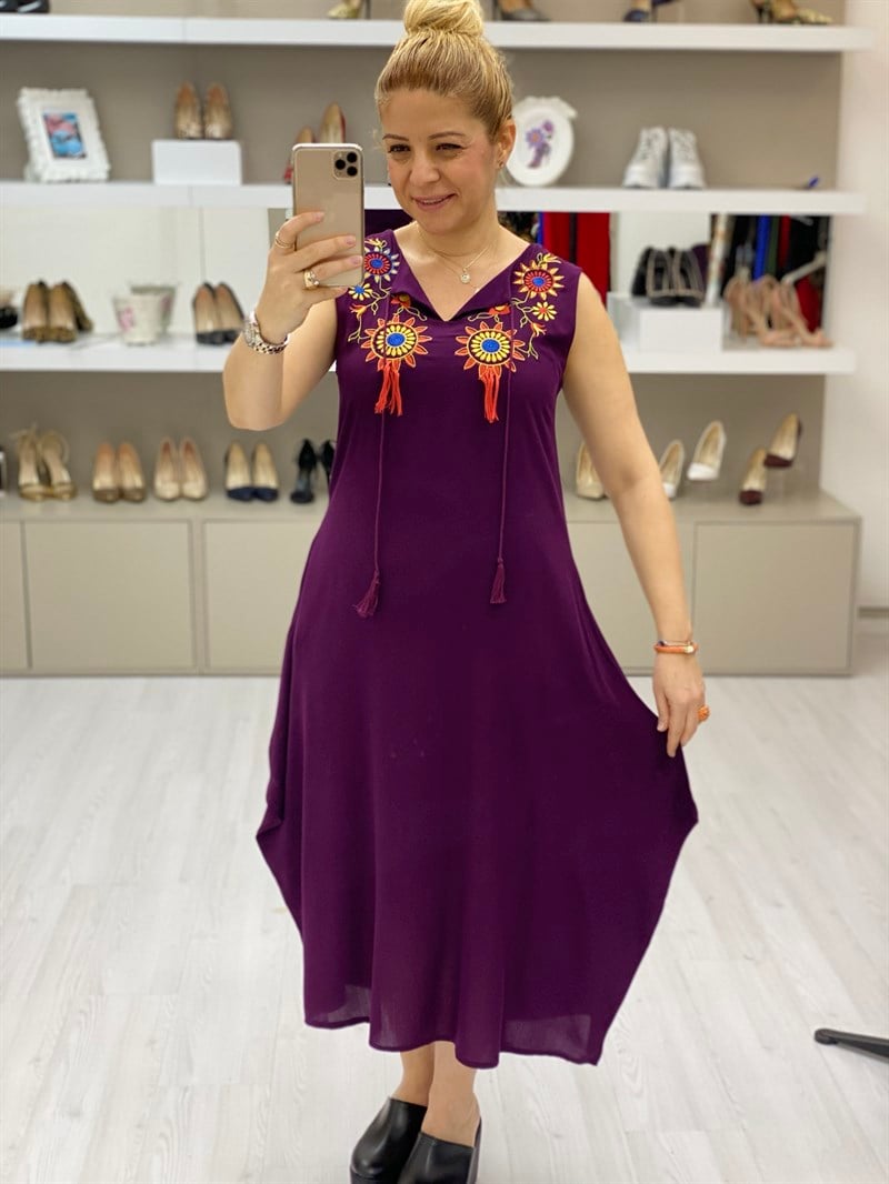 Nakışlı Elbise