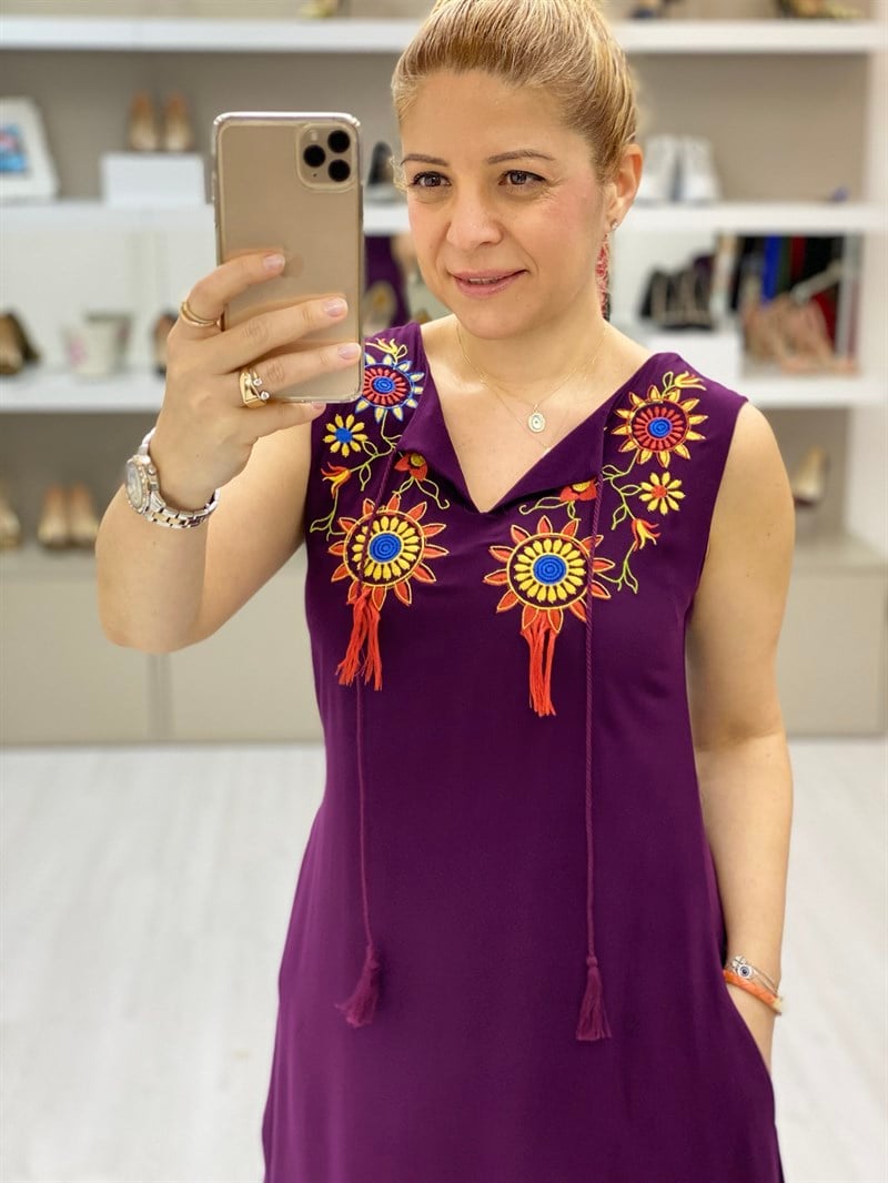 Nakışlı Elbise