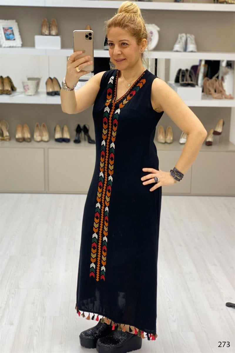 Nakışlı Elbise