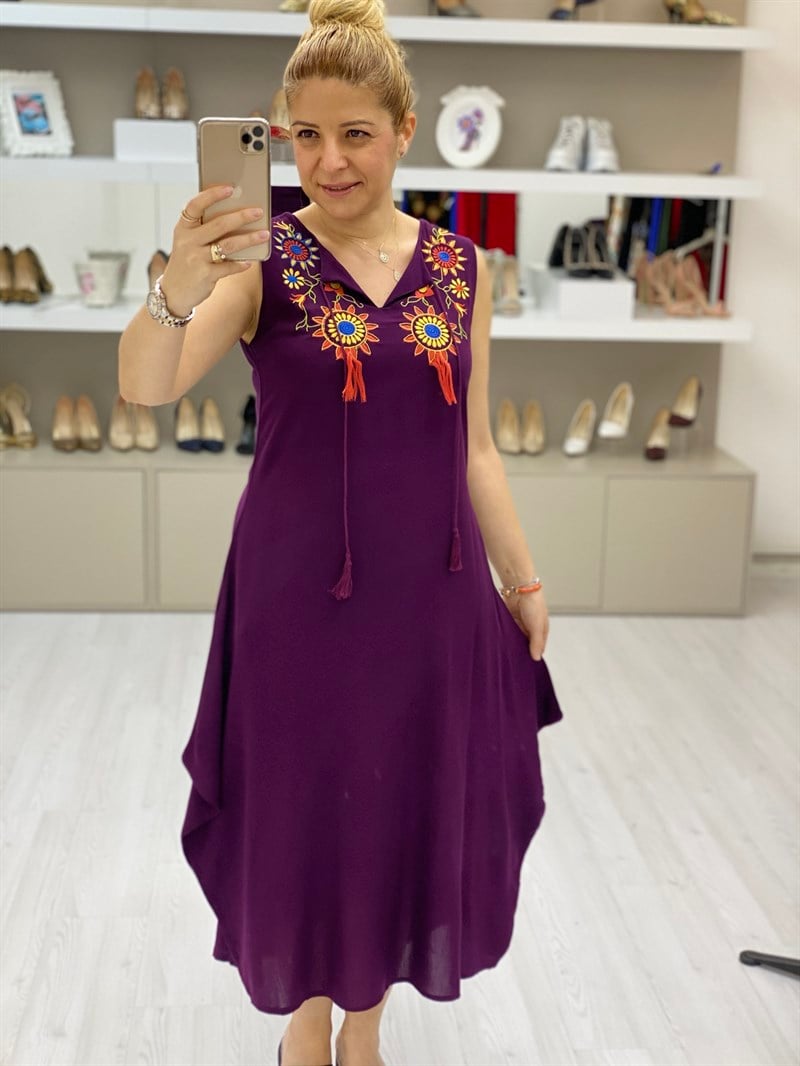 Nakışlı Elbise