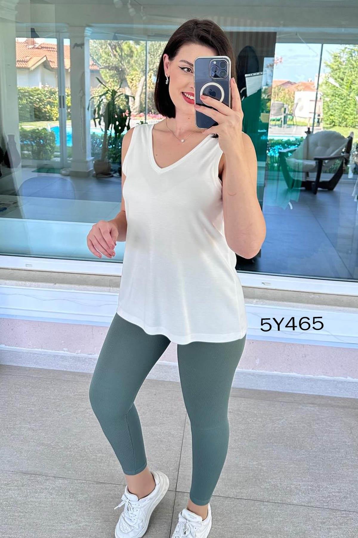 Ön Arka V Yaka Atlet