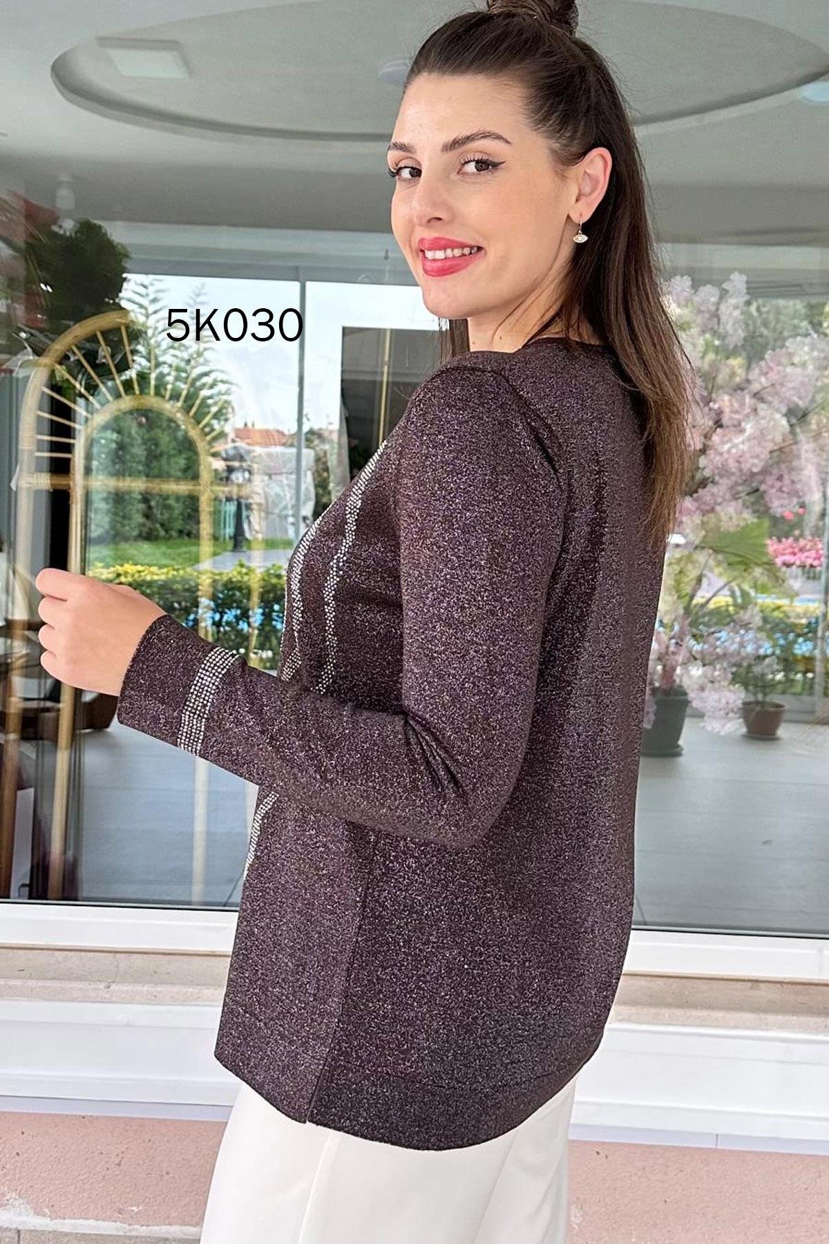 Su Yolu Desenli Taş Detay Simli Triko Bluz