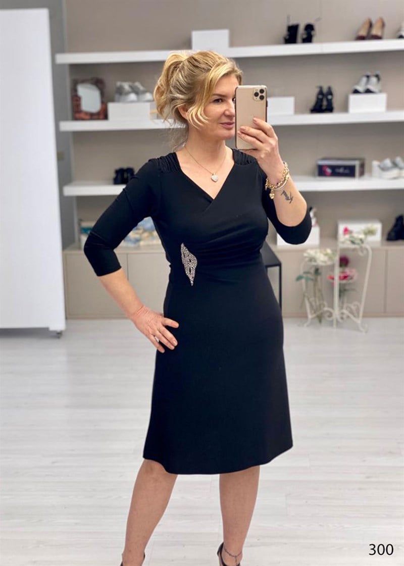 Taşlı Elbise