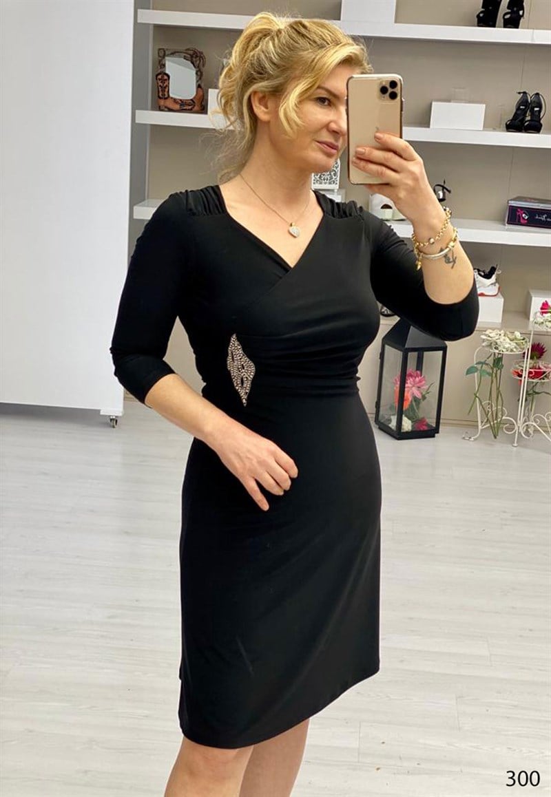 Taşlı Elbise