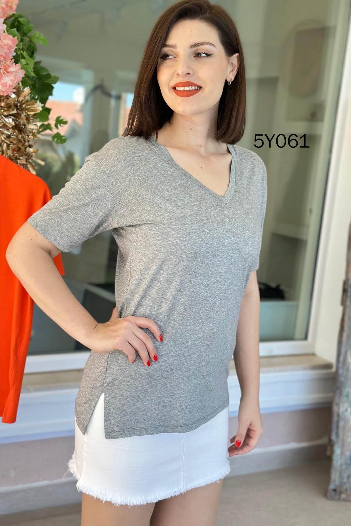 V Yaka Yırtmaçlı Viskon Tshirt