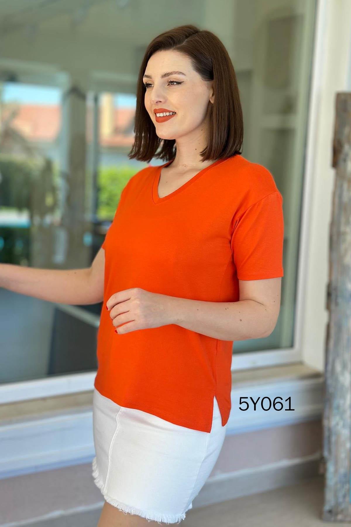 V Yaka Yırtmaçlı Viskon Tshirt