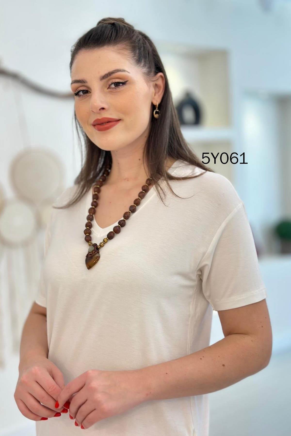 V Yaka Yırtmaçlı Viskon Tshirt