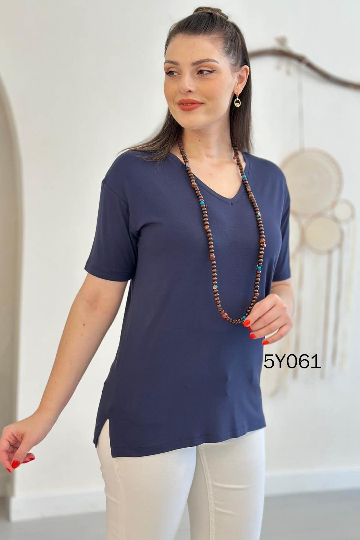 V Yaka Yırtmaçlı Viskon Tshirt