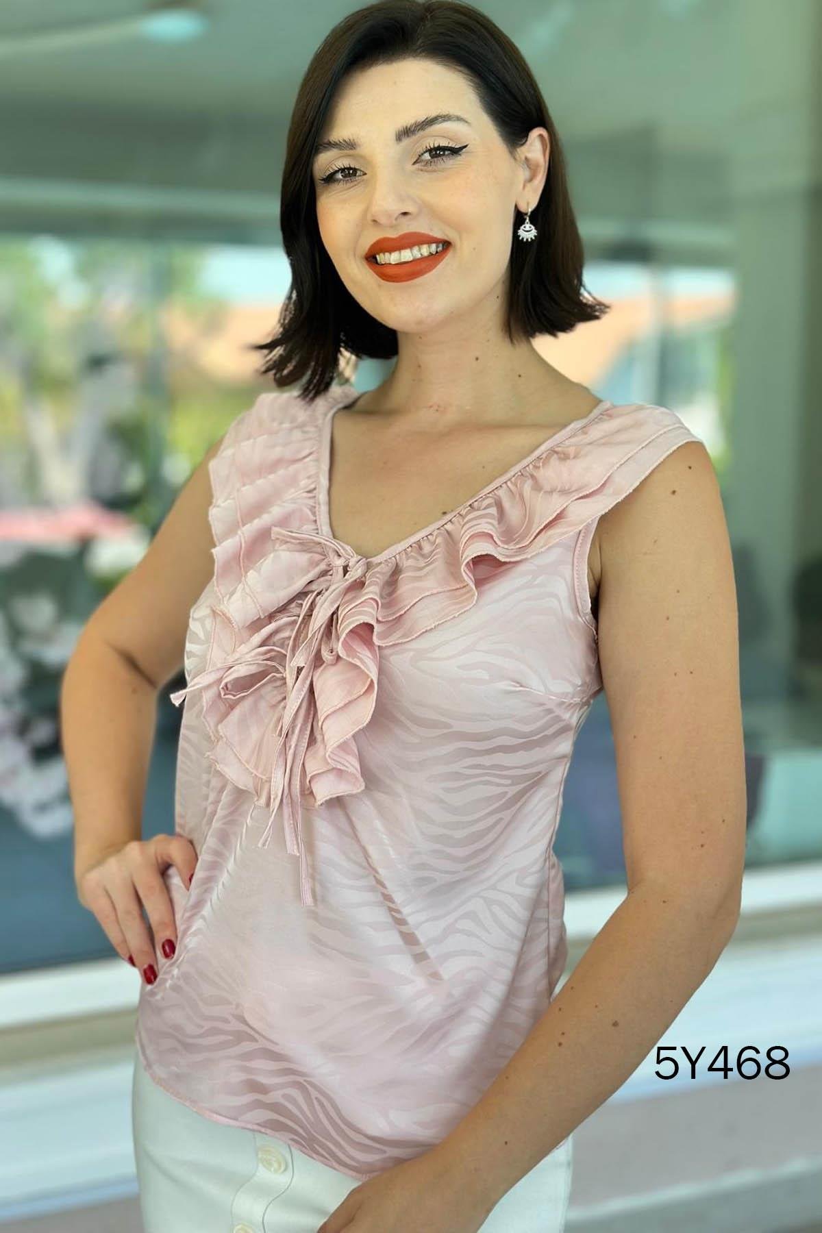 Yakası Volanlı Sıfır Kol Jakarlı Bluz