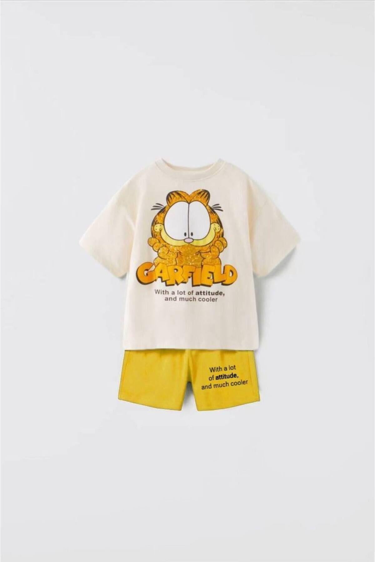 garfield-sortlu-takim-sari-a8c303.jpg