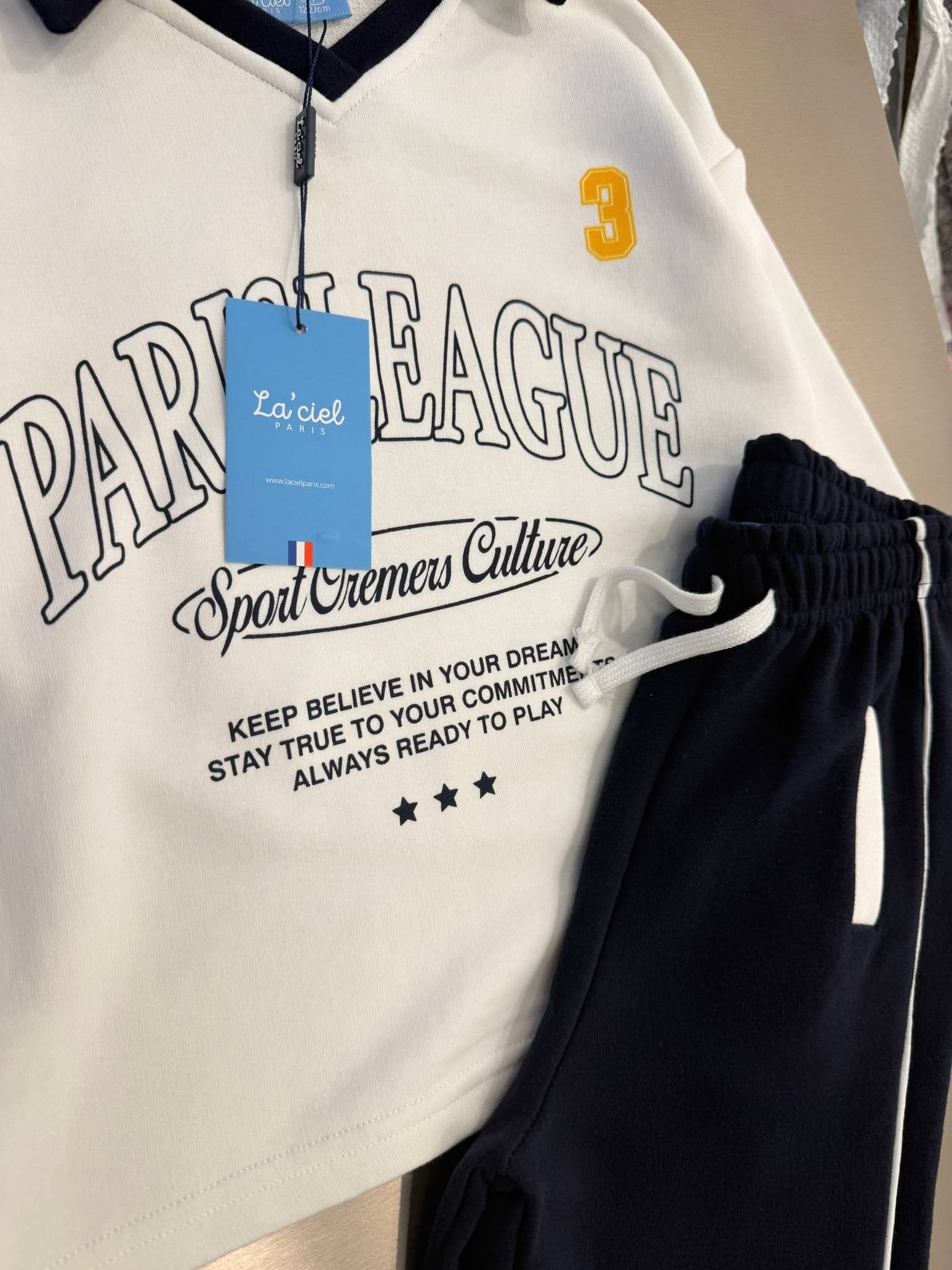 Kız Çocuk Lacivert Yaka Detaylı Paris Baskılı Sweatshirt Ve Şeritli Eşofman Altı Takım