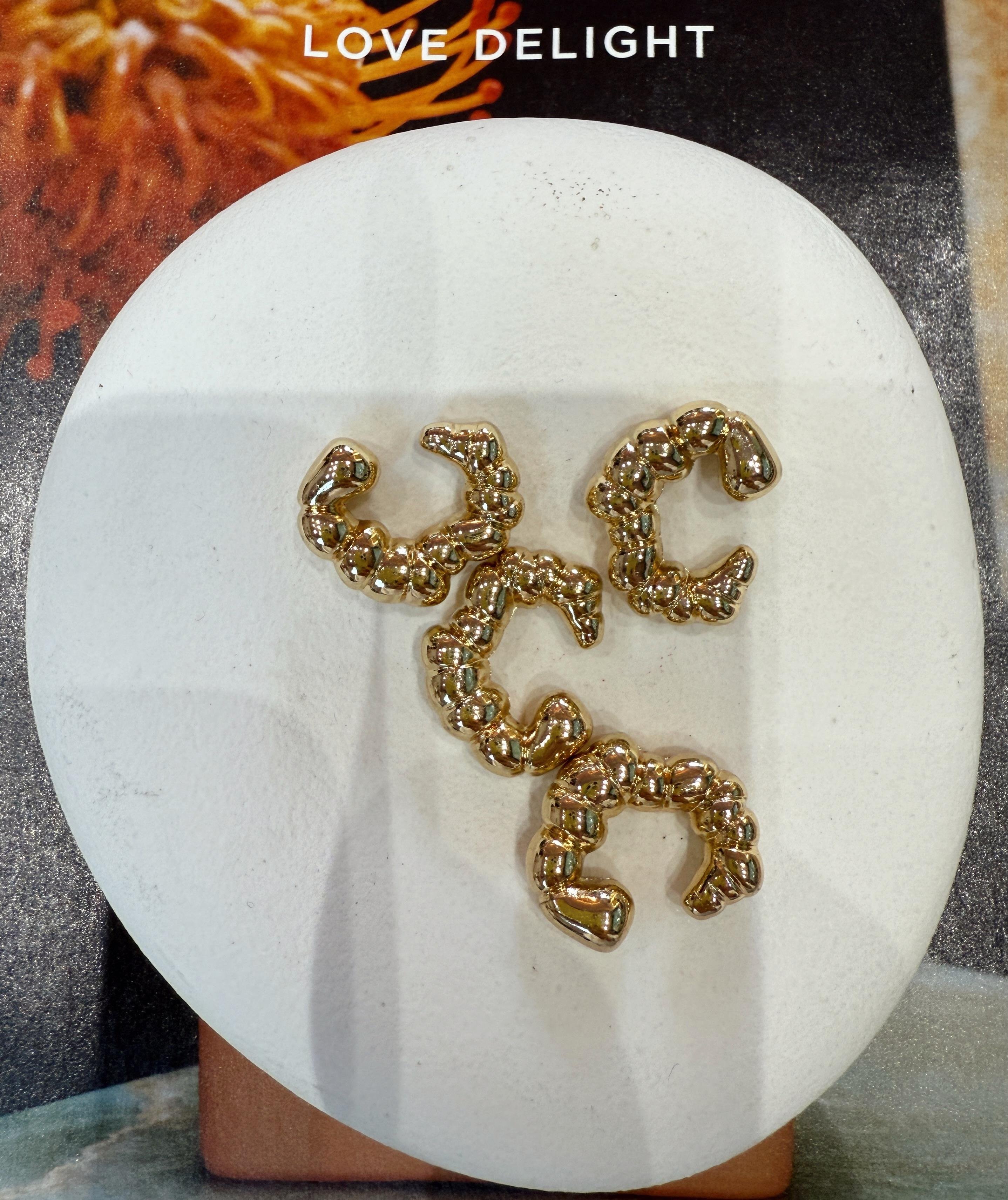 Asimetrik Bombeli Earcuff Gold