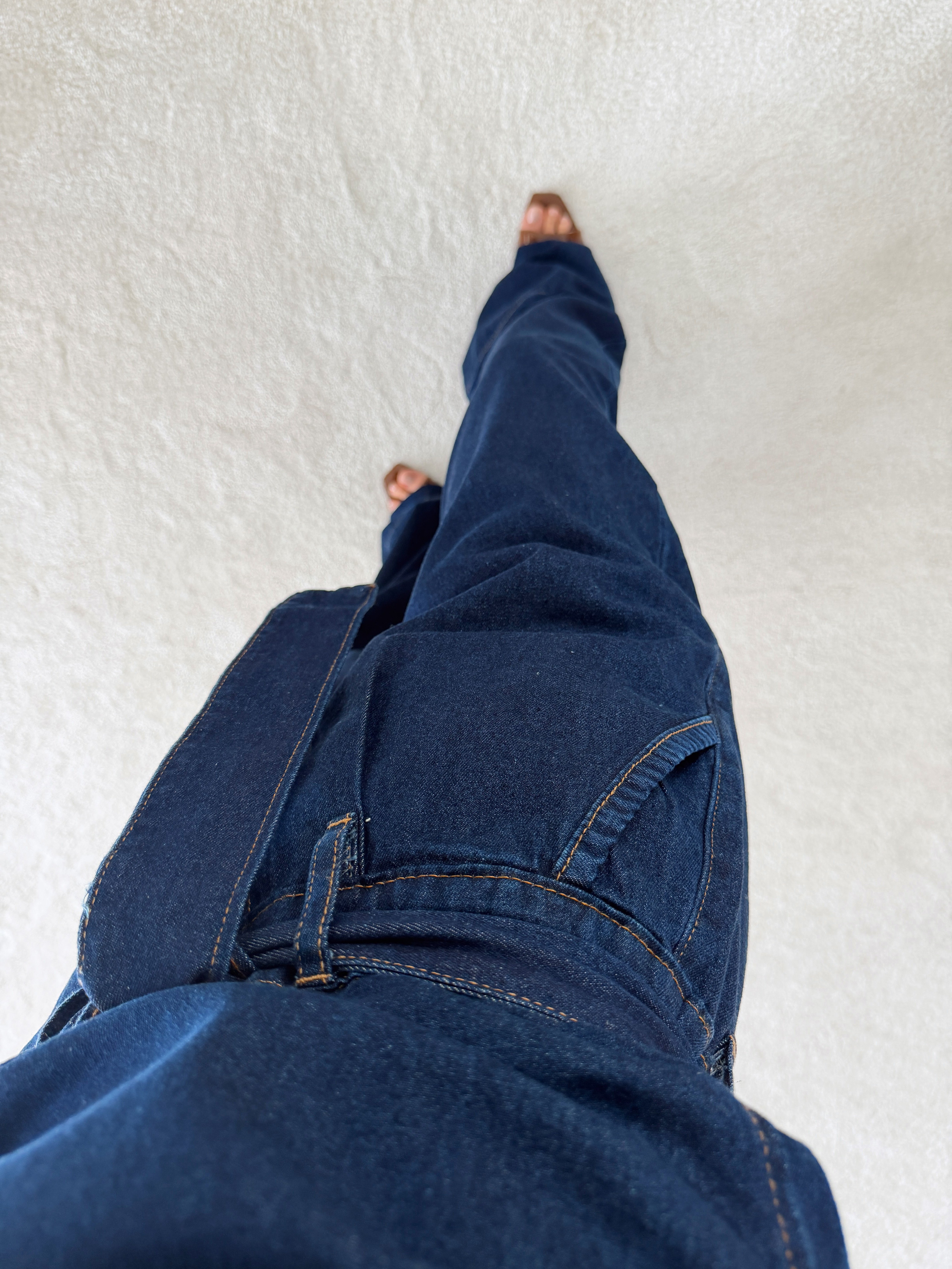 Boyundan Bağlamalı Kemer Detaylı Tulum Denim