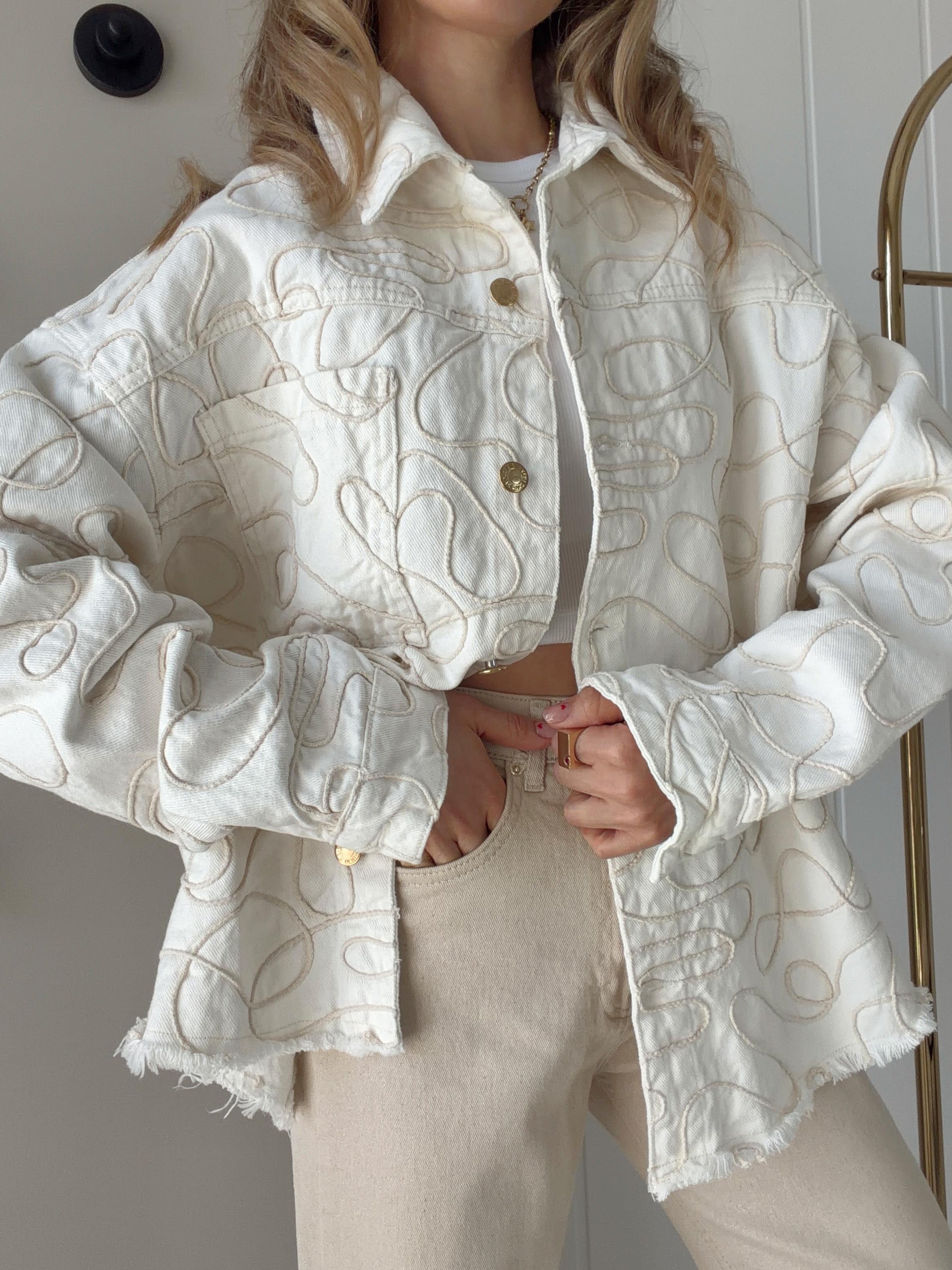 İşleme Detaylı Oversize Ceket Krem 