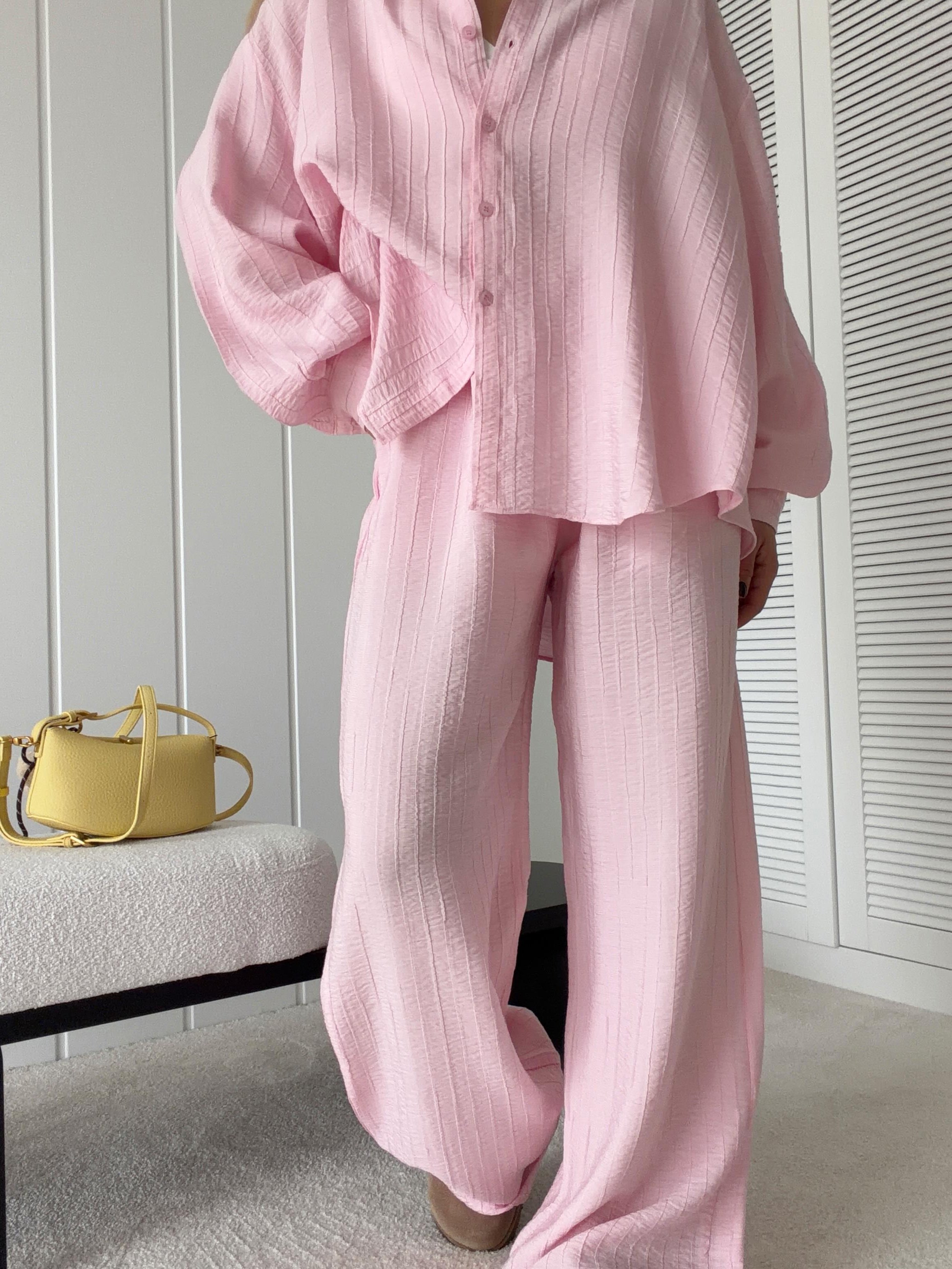 Oversize Gömlek ve Rahat Kalıp Astarlı Pantolon Takım Pembe