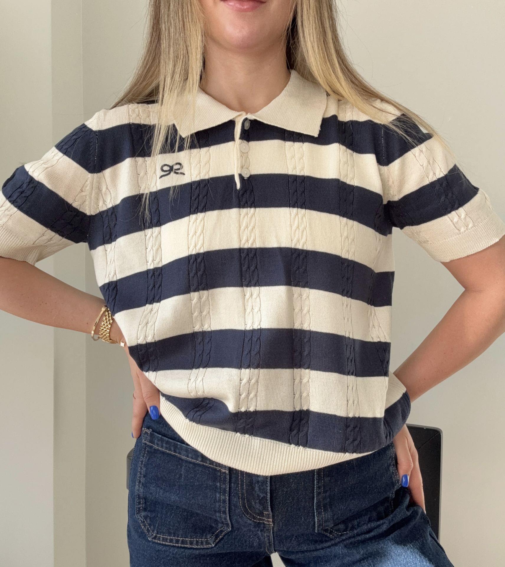 Yakası Düğmeli Triko T-shirt
