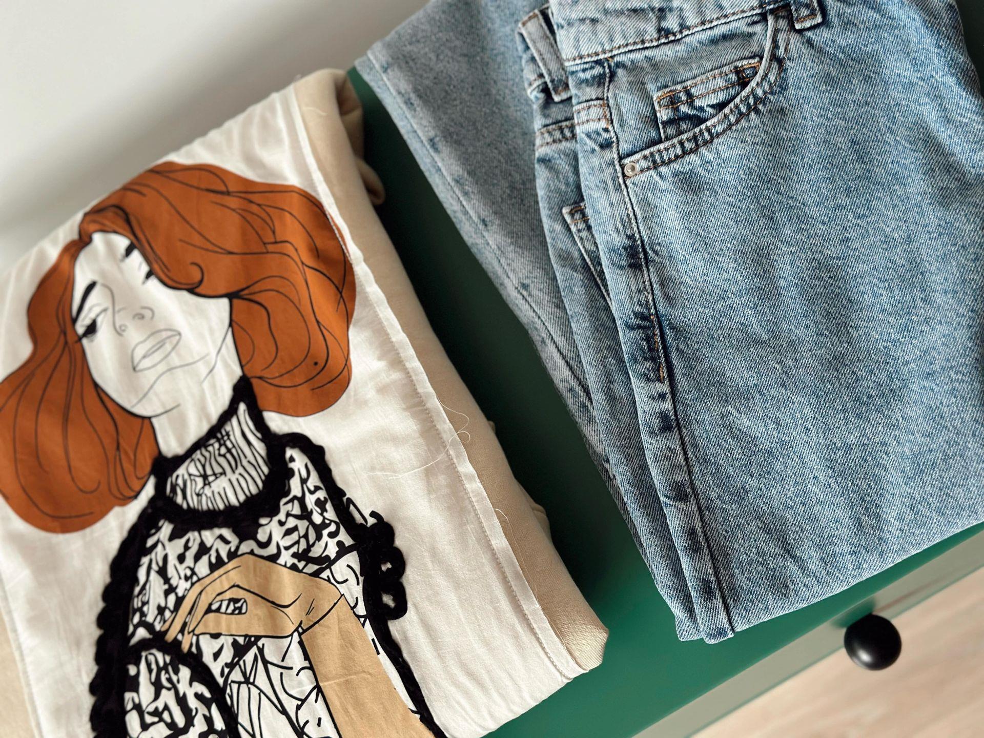 Yama Baskılı Oversize Sweatshirt Ekru