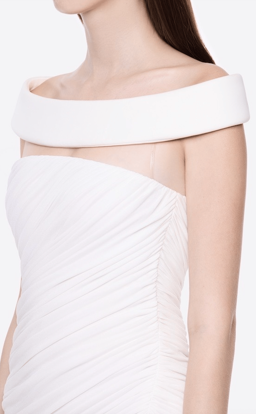 TASARIM DRAPE DETAYLI OMUZLARI AÇIK BEYAZ MİNİ ELBİSE