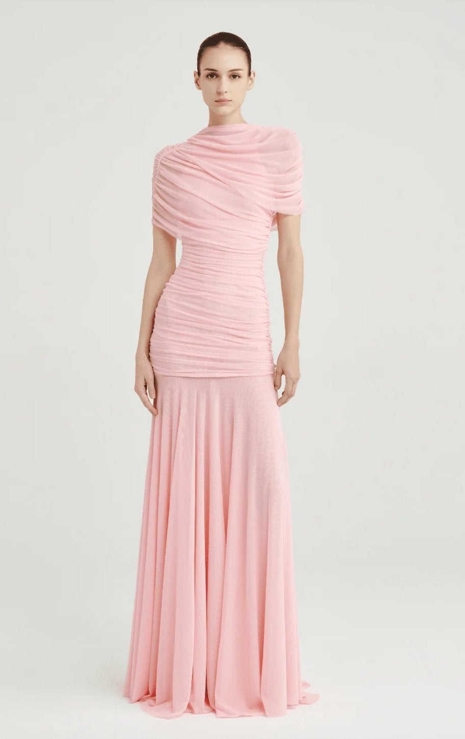 TASARIM DRAPE VE TÜL DETAYLI PEMBE UZUN MİDİ ELBİSE