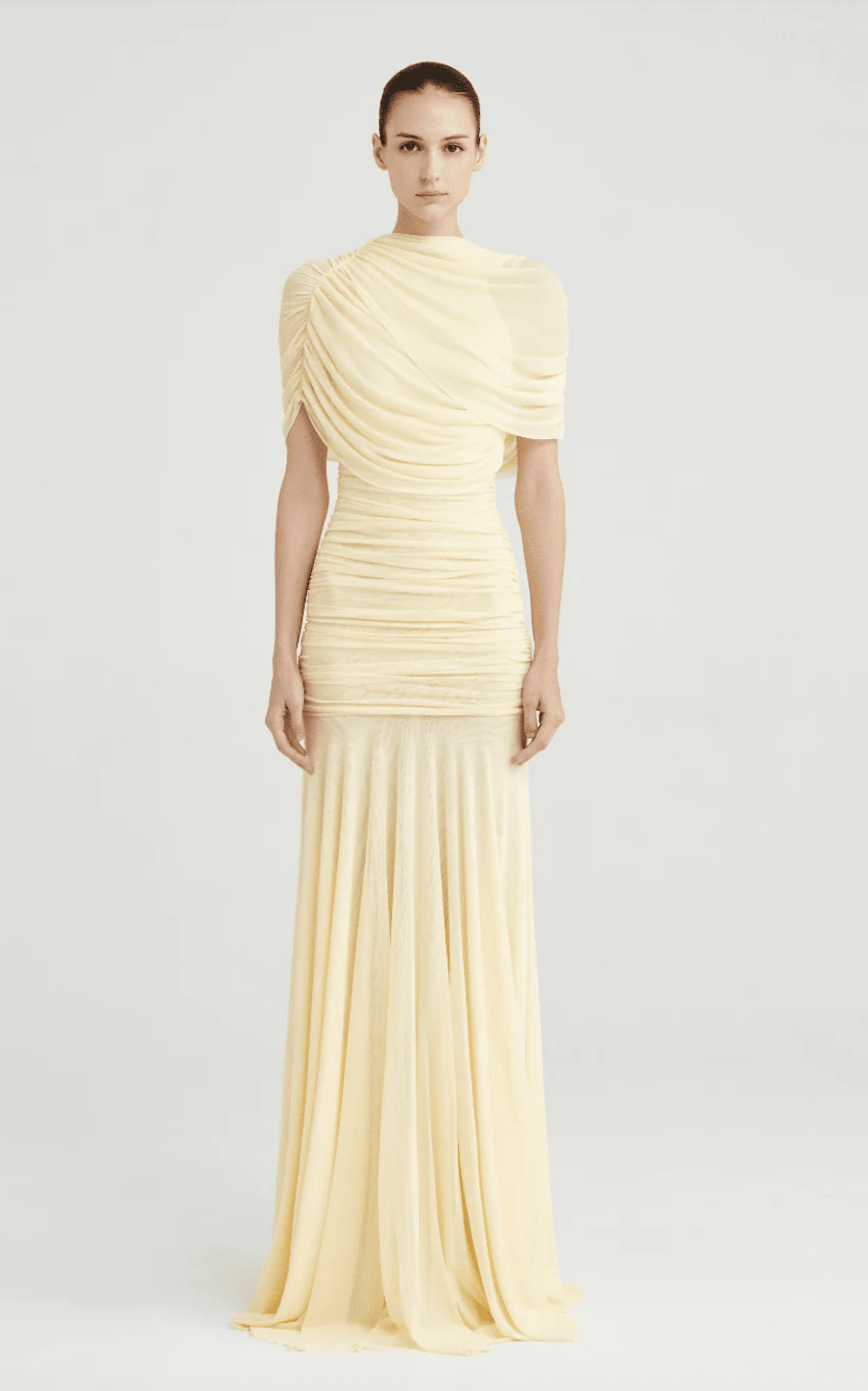 TASARIM DRAPE VE TÜL DETAYLI SARI UZUN MİDİ ELBİSE