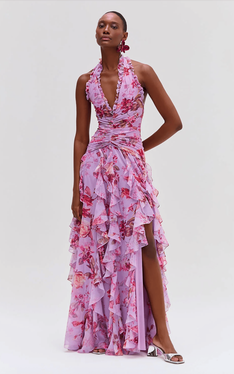 TASARIM HALTER YAKA PEMBE ÇİÇEKLİ DESENLİ ASİMETRİK KESİM UZUN MİDİ ELBİSE