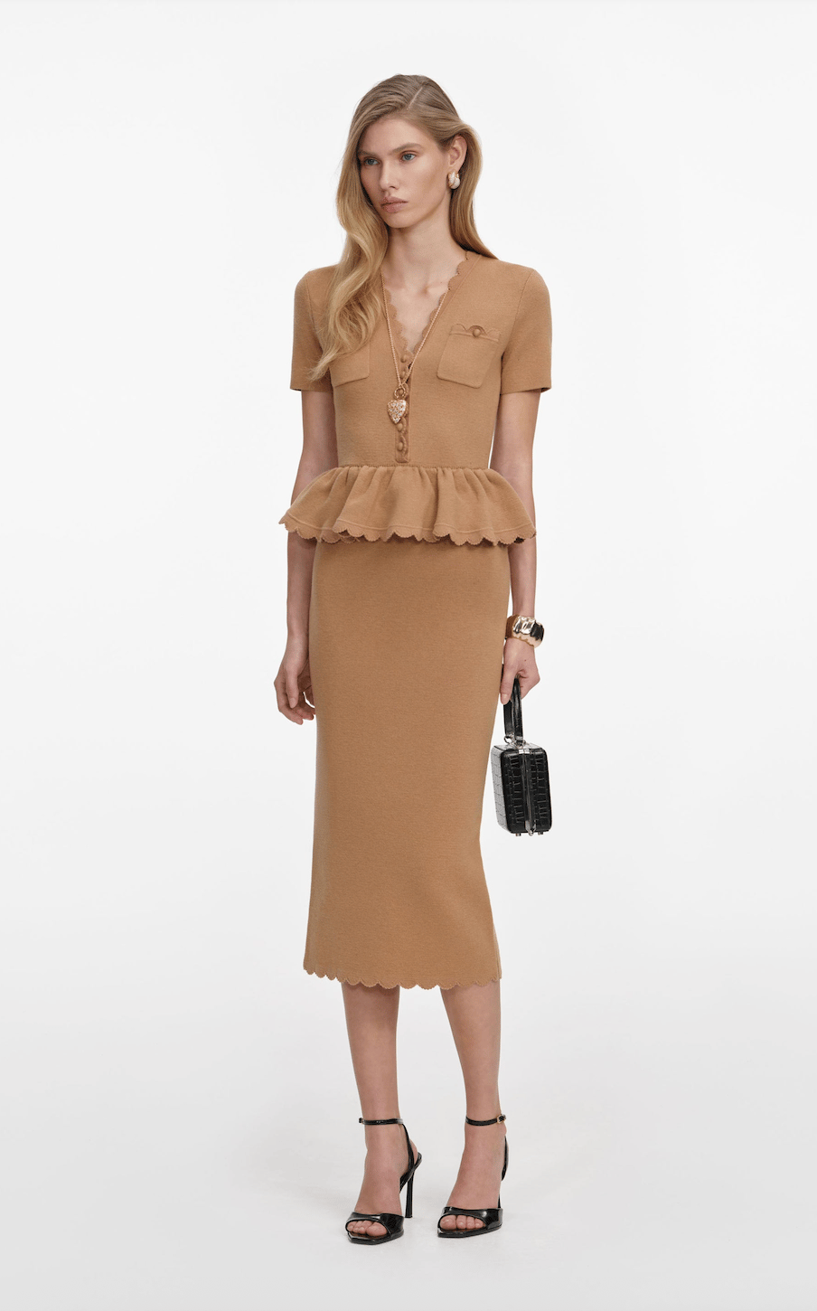 TASARIM PEPLUM DETAYLI YARIM KOLLU KAMEL RENK MİDİ ELBİSE