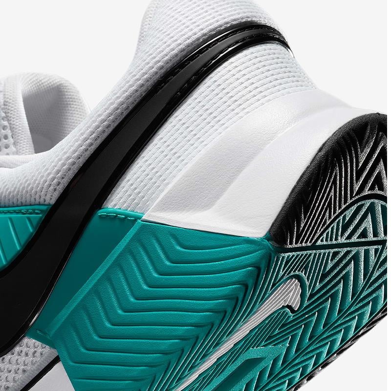 NikeNike Zoom GP Challenge 1 Sert Kort Erkek Tenis Ayakkabısı