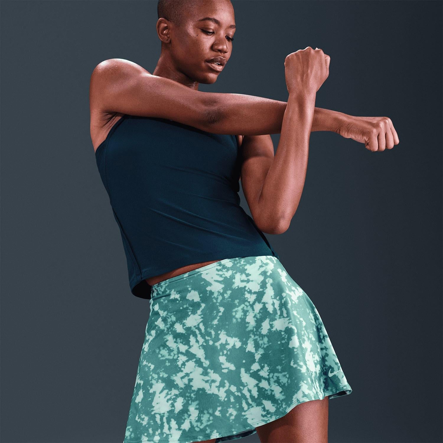 NikeNike Victory Dri-FIT Fırfırlı Baskılı Kadın Eteği