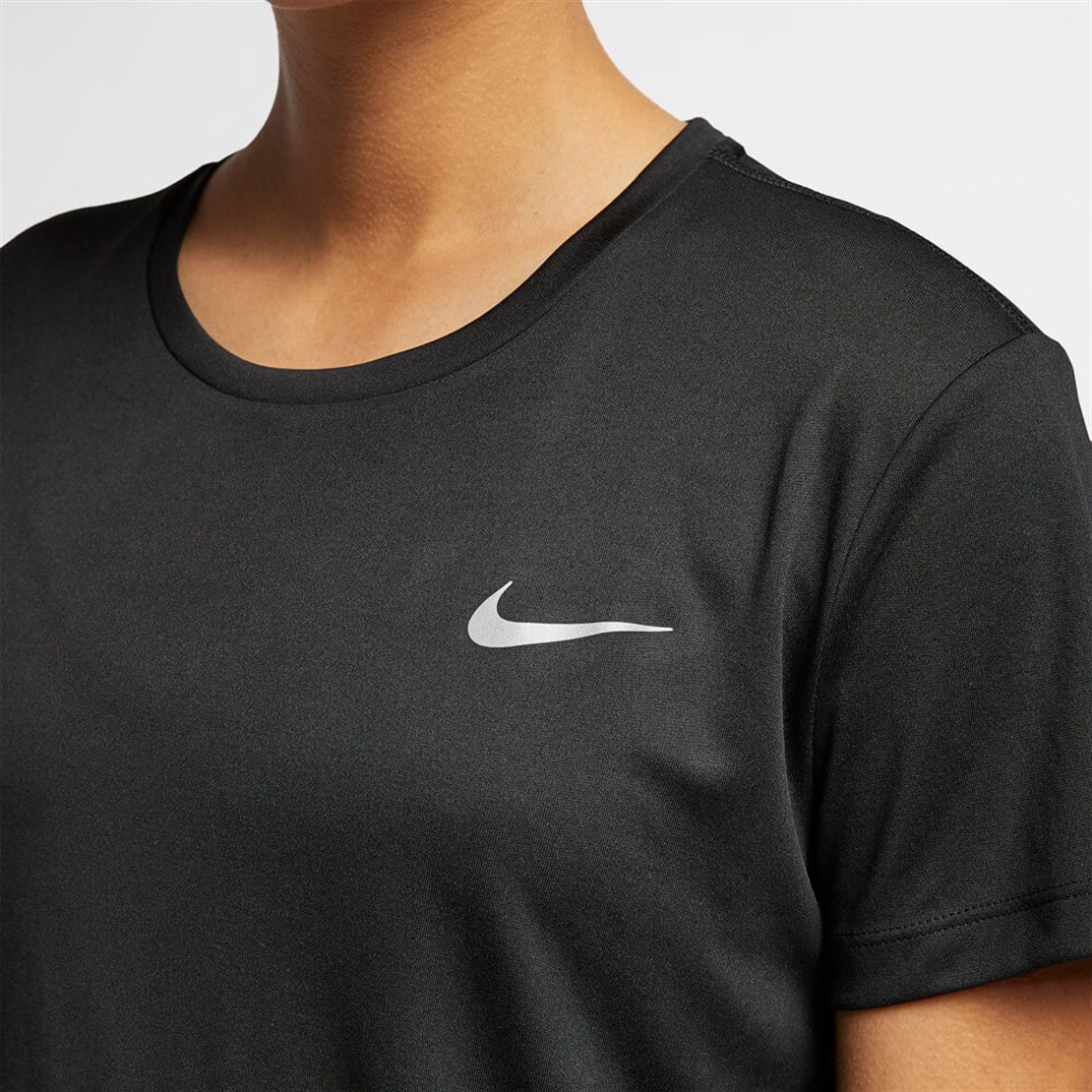 NikeNike Miler Kadın Tişörtü