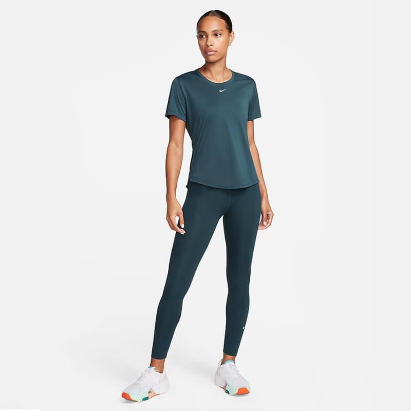 NikeNike Dri-FIT One Standart Kesimli Kısa Kollu Kadın Üstü