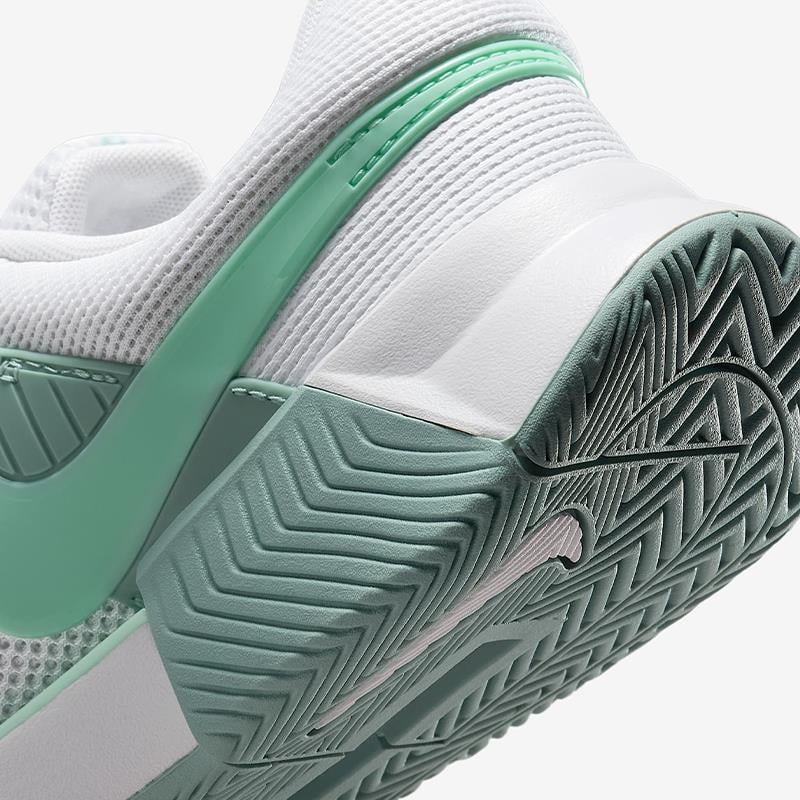 NikeNike Zoom GP Challenge 1 Sert Kort Kadın Tenis Ayakkabısı