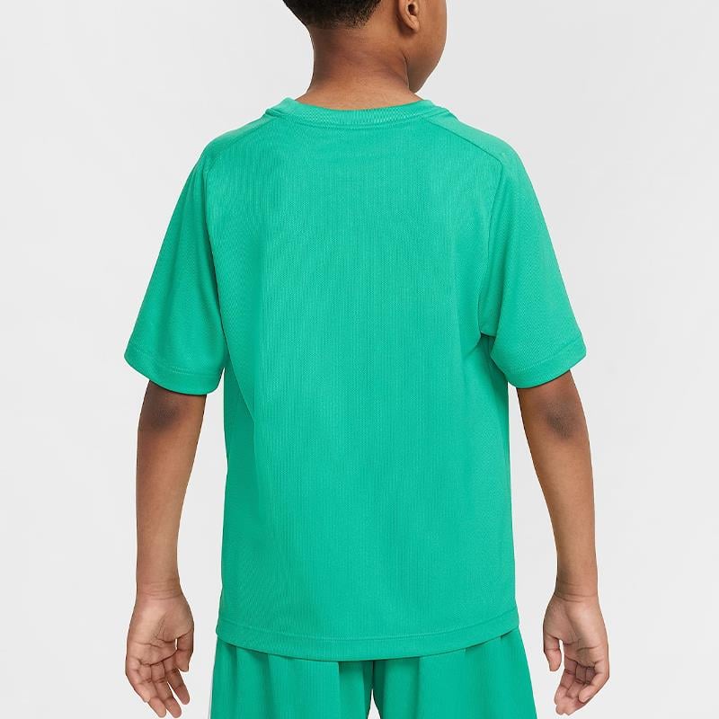 NikeNike Multi Dri-FIT Erkek Çocuk Antreman Üstü