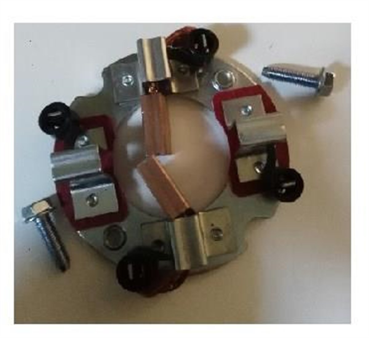 Kömür Yuvası 12V 4M113 Tümosan 4M113 Tümosan Marşlar İçin