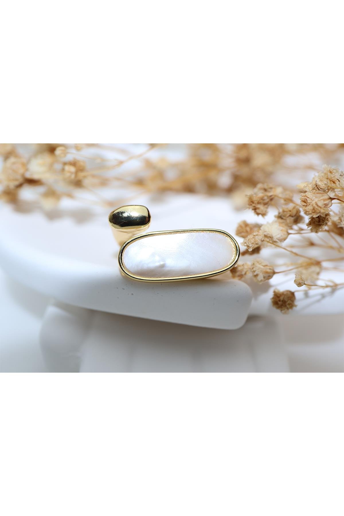 Oval Çan Taşı Gold Yüzük