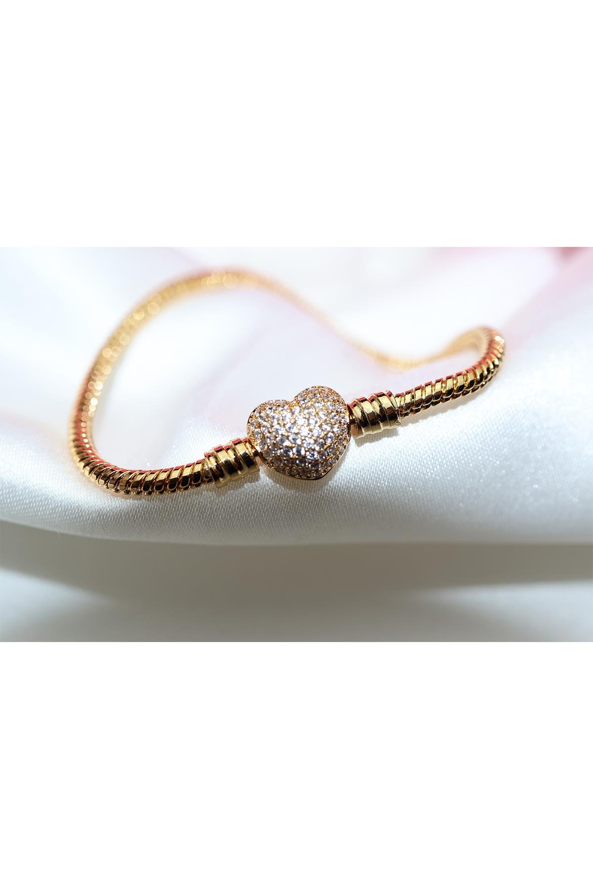 Pandora Model Gold Taşlı Bileklik